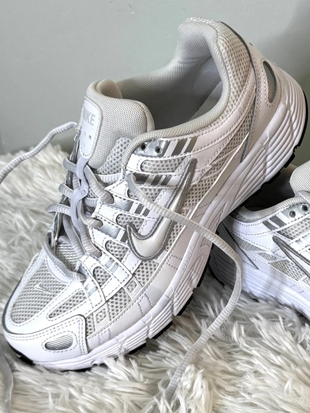 Nike P-6000 GS Platinum Tint Sneakers size 4.5Y